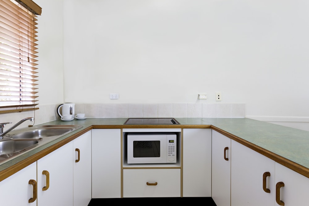 2 Bedroom Apartment - Self contained photo 2