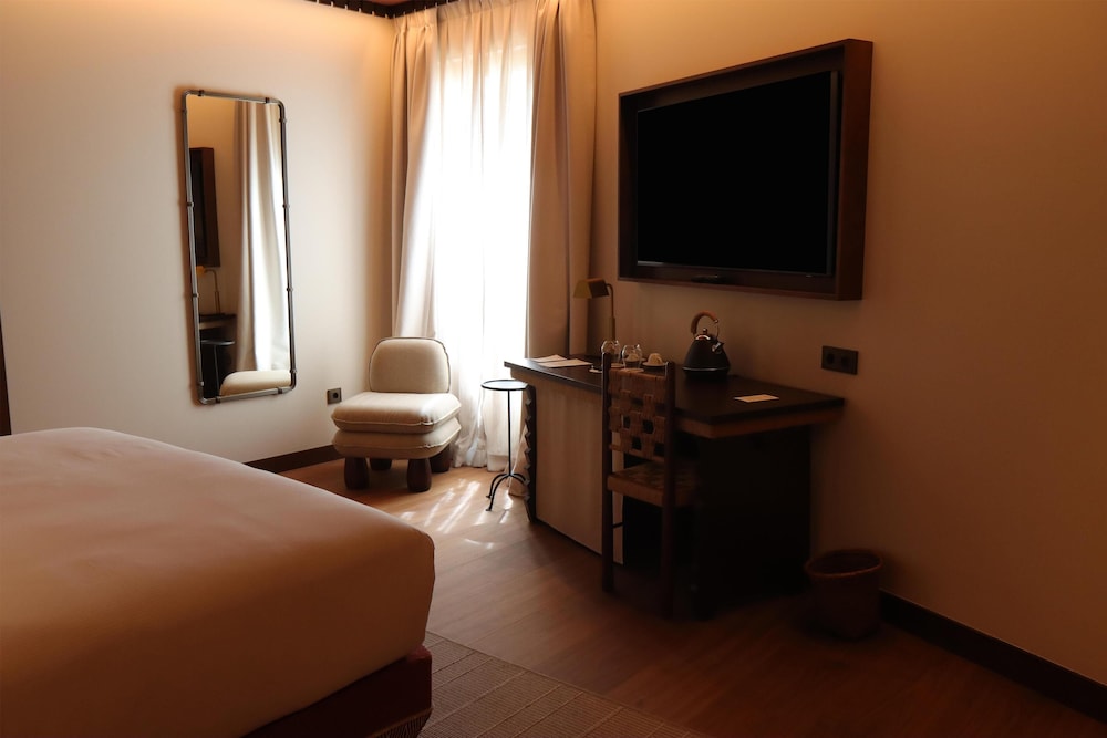 Room, 1 King Bed, Accessible (Caceres)