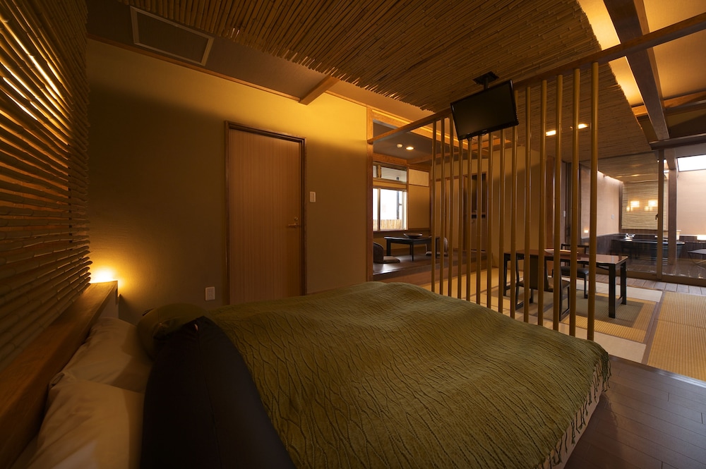 Double Room with Tatami Area with Open-Air Bath photo 2