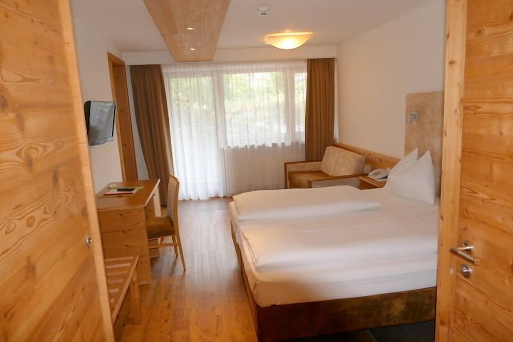 Family Suite, 2 Bedrooms, Mountain View photo 3