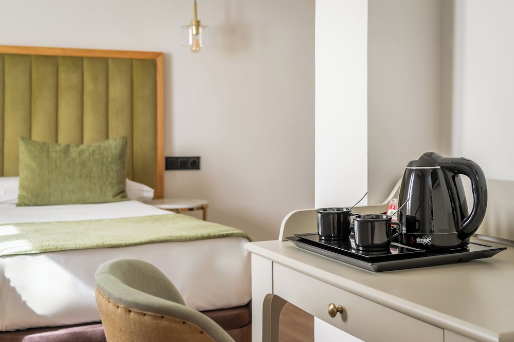 Standard Twin Room - Photo 3