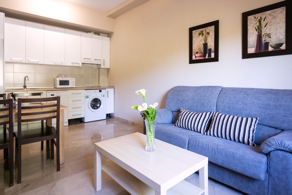 Apartment, 1 Bedroom - Photo 2
