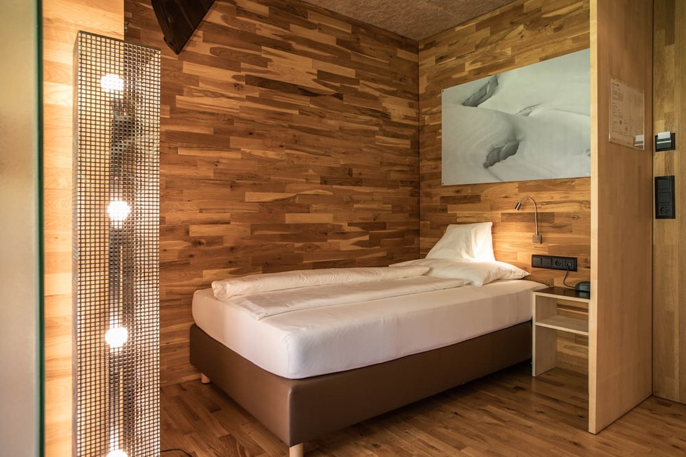 Single Room, Balcony, Mountain View