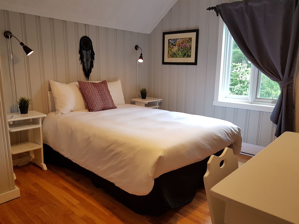 Comfort Room, 1 Queen Bed photo 3