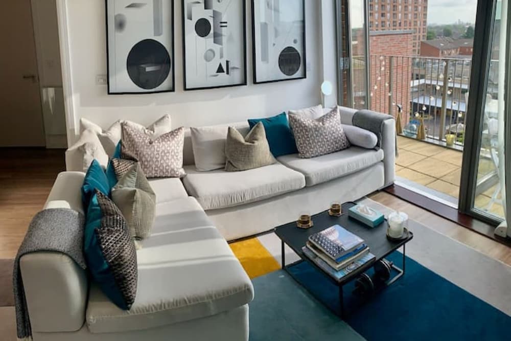 Basic Apartment, 1 King Bed