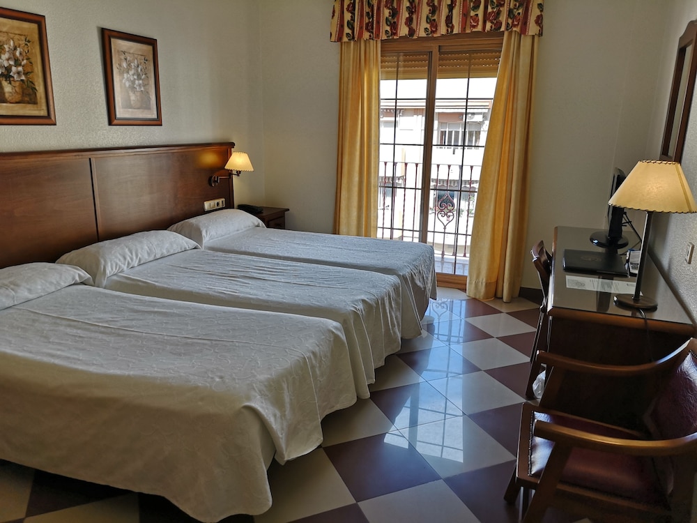 Triple Room (for 3 adults) - Photo 2