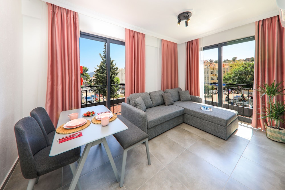 Deluxe Condo, City View