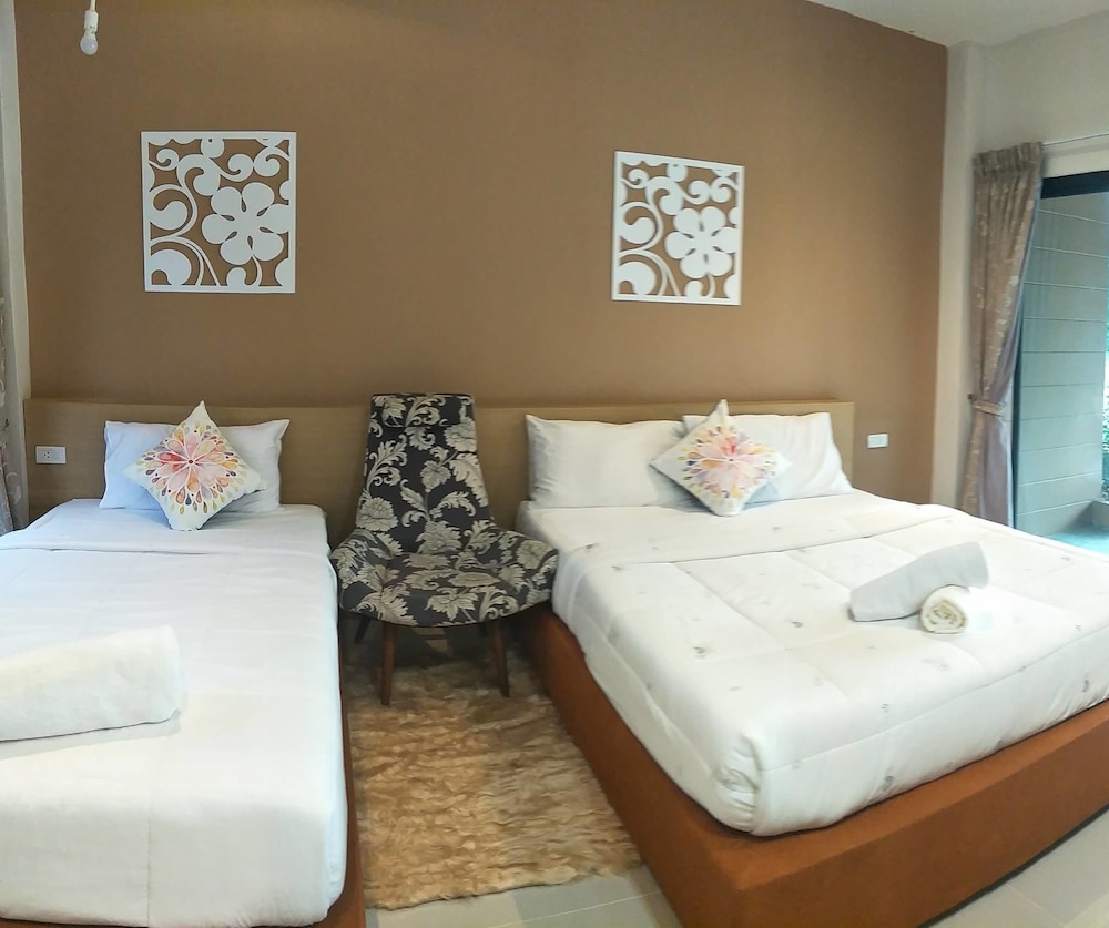 Superior Triple Room photo 3