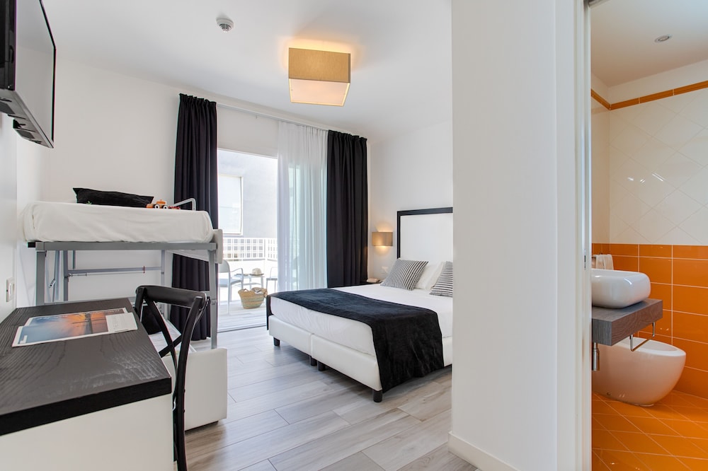 Superior Triple Room photo 1