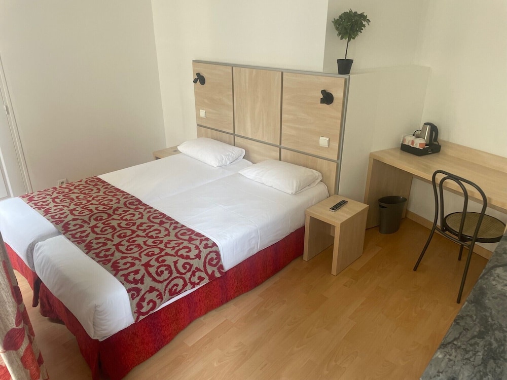 Family Apartment, 2 Bedrooms, Non Smoking, Kitchen - Photo 7
