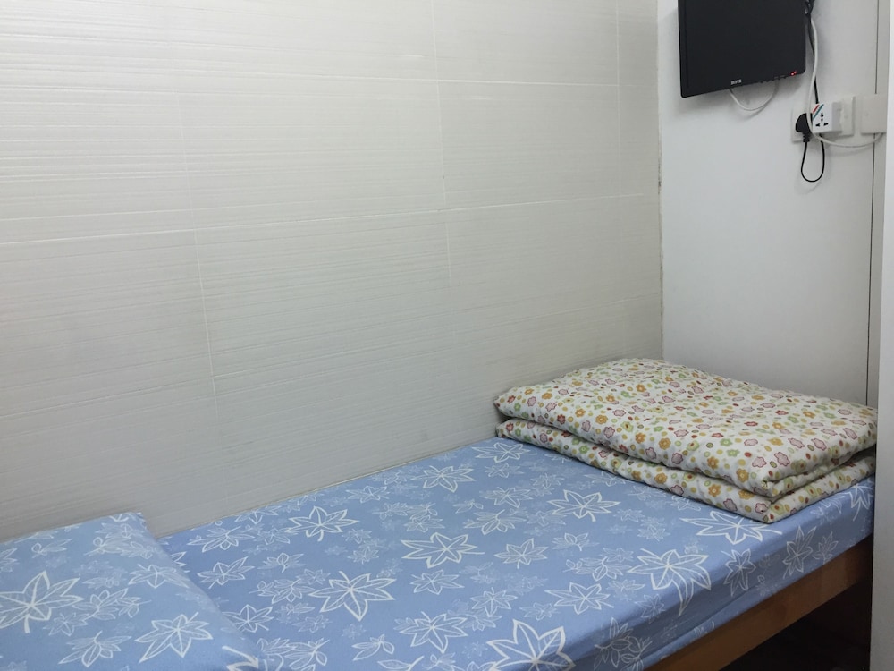 Single Room with Private Bathroom photo 3