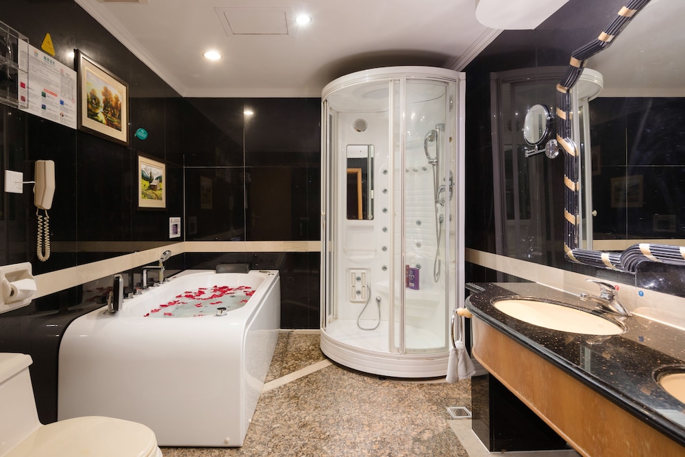 Gallery Suite photo 3