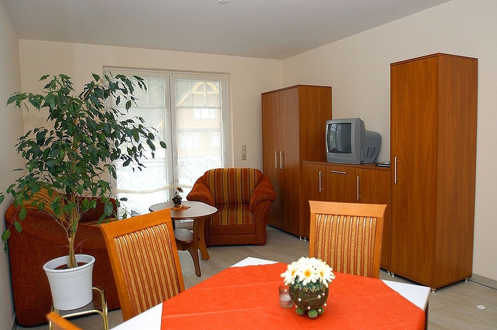 Apartment photo 2