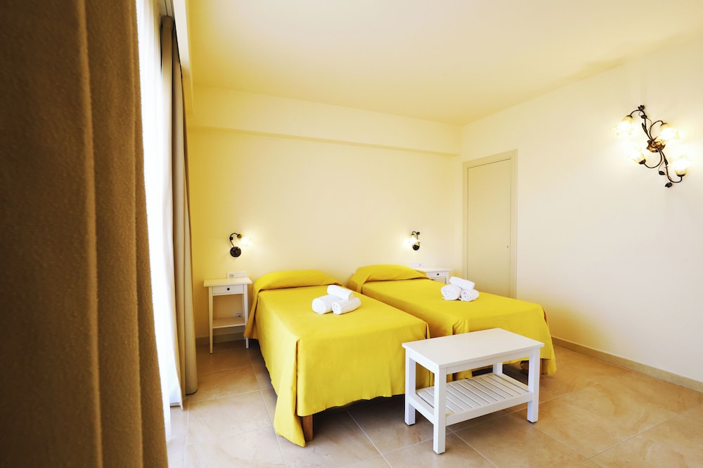 Deluxe Double or Twin Room - Photo 5
