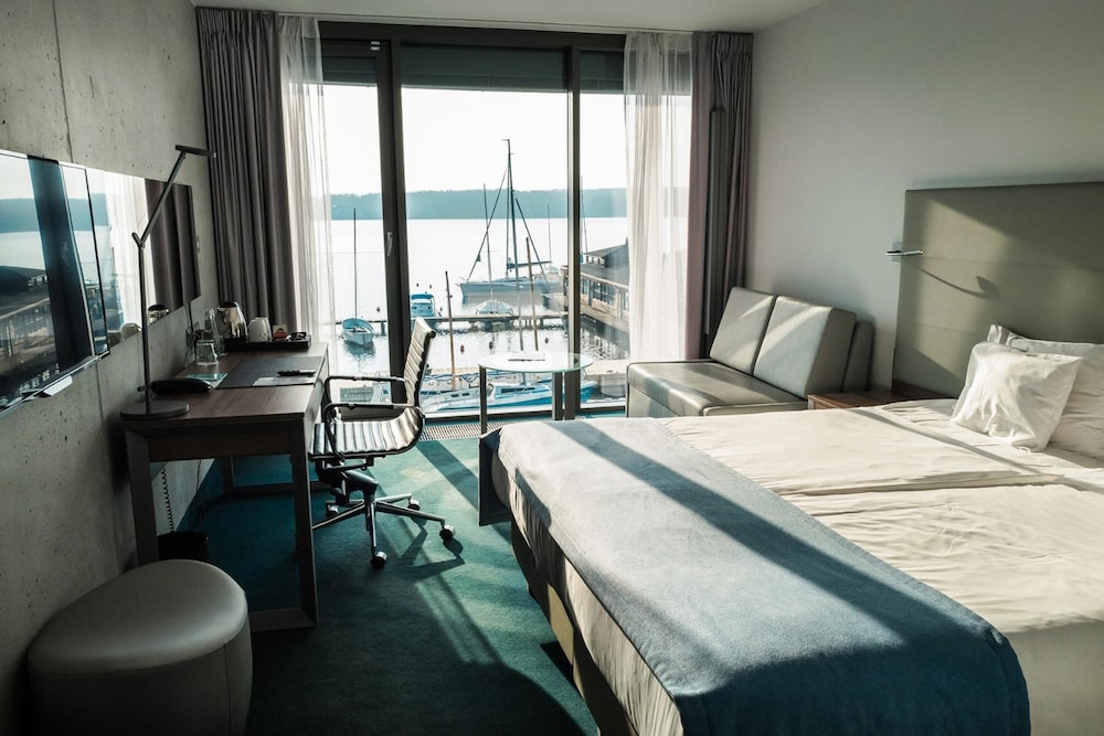 Premium Double or Twin Room photo 2