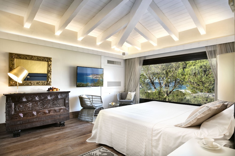 Signature Suite, Sea View - Photo 2