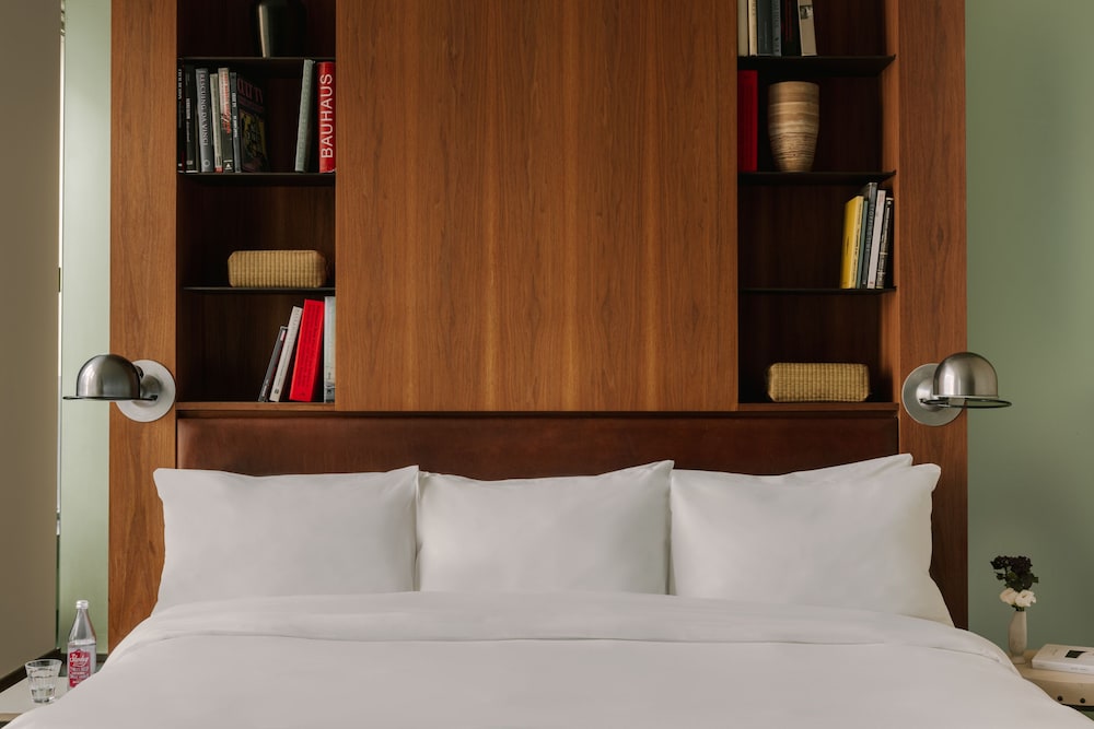 Premium Suite, 1 King Bed With Sofa Bed, City View