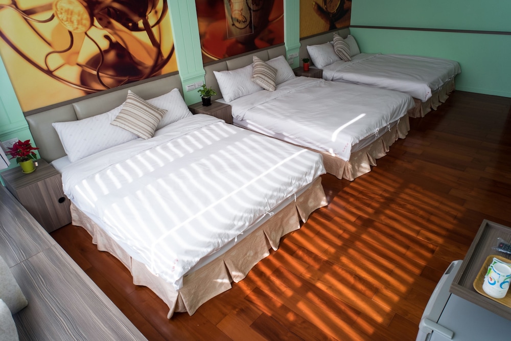 Room (6 persons) photo 2
