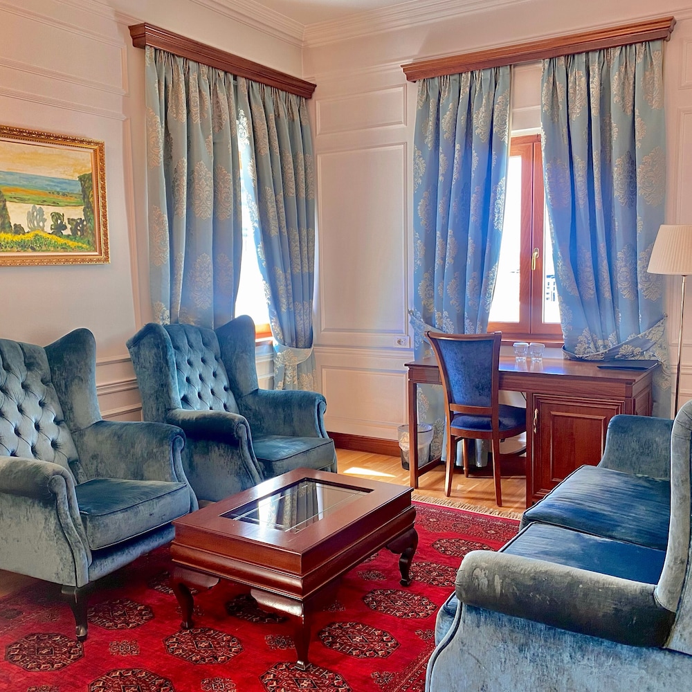Grand Studio Suite photo 3