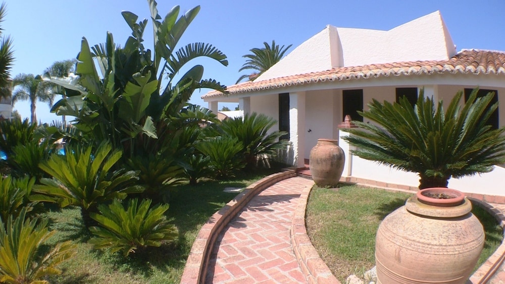 Classic Triple Room, 1 Bedroom, Garden View photo 3
