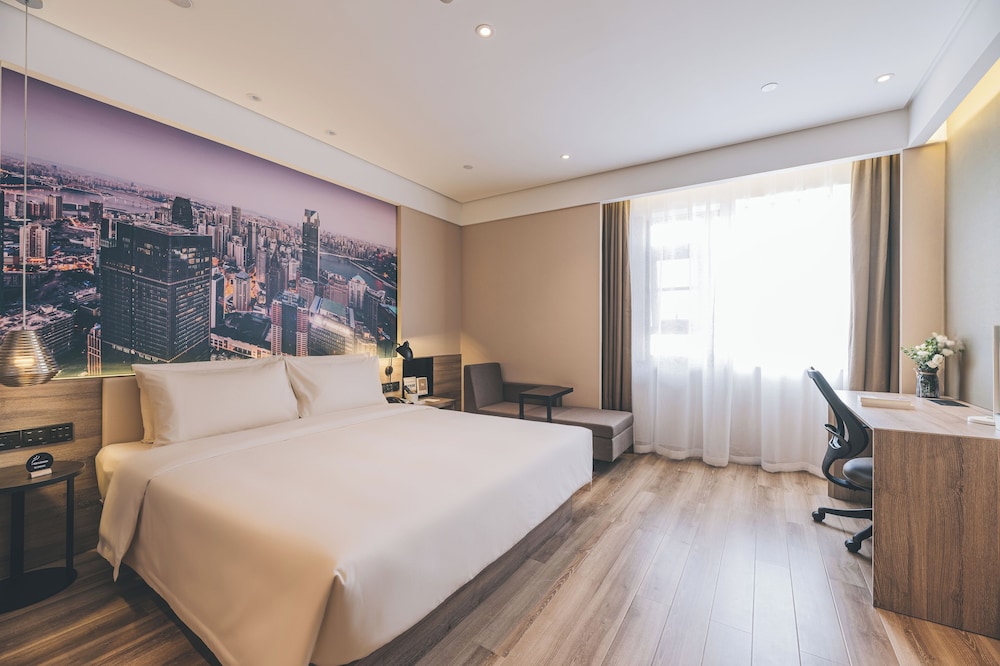 Superior Room, City View