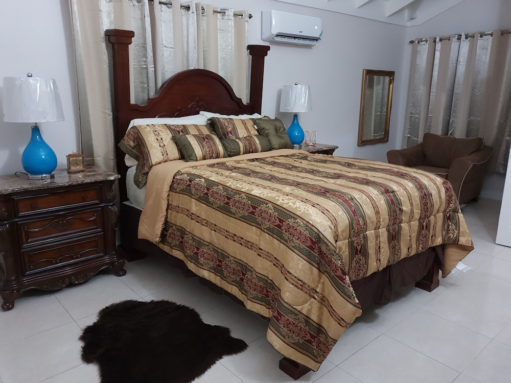 City Apartment, 2 Bedrooms, City View photo 2