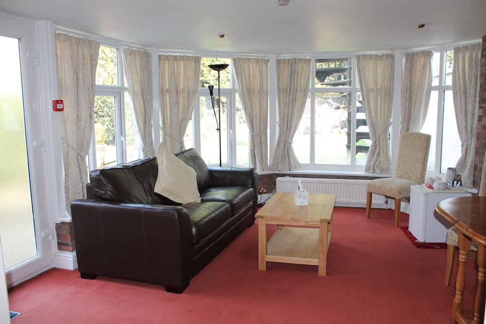Classic Suite (Breakfast Excluded) with Sofa Bed Max 4 pax, extra charge 25£ per person photo 1