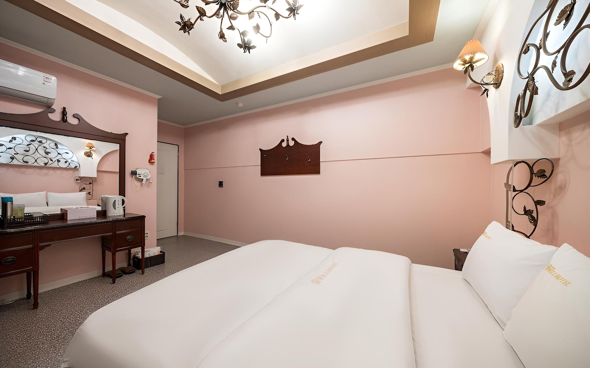 Room (Standard) - Photo 7