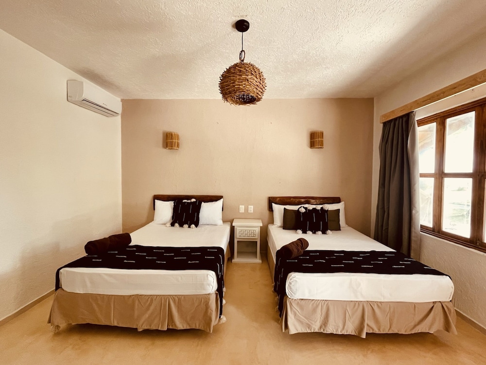 Room with 2 Single Beds, Garden view - Photo 3