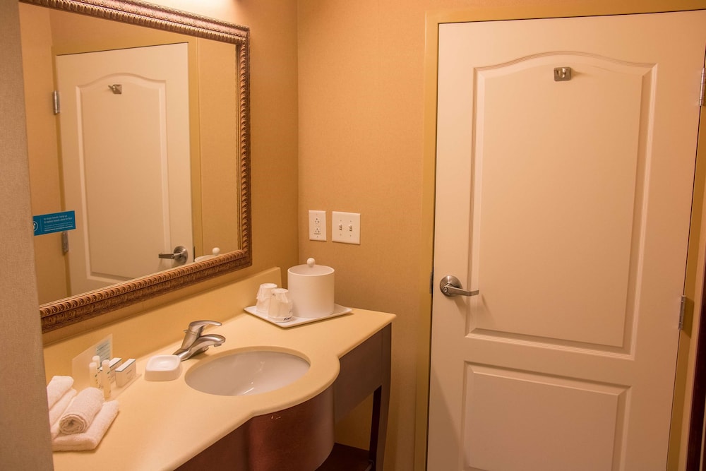 Room, 2 Queen Beds, Accessible, Non Smoking - Photo 5