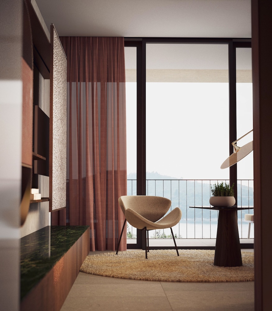 Deluxe Suite photo 2