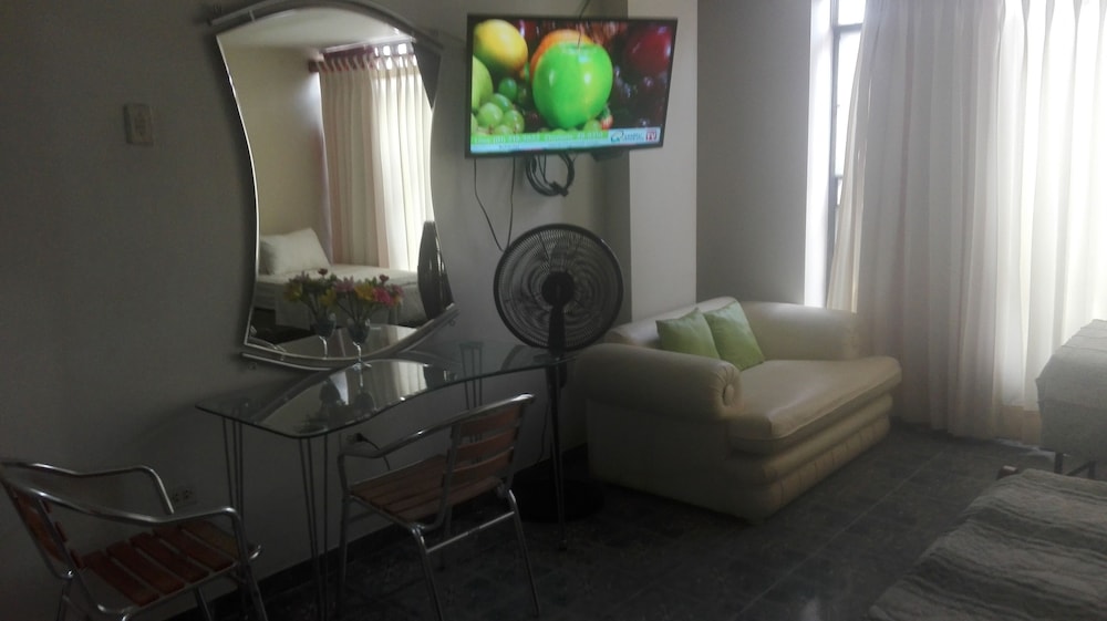 Deluxe Double Room, 1 Bedroom, Private Bathroom, Garden View photo 3