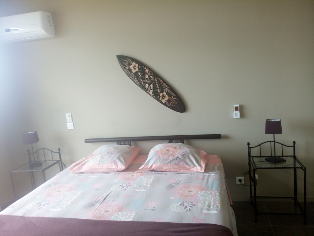 Classic Double Room, 1 Queen Bed, Lagoon View photo 2