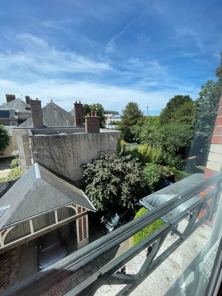 City Apartment, Ensuite, Garden View photo 2
