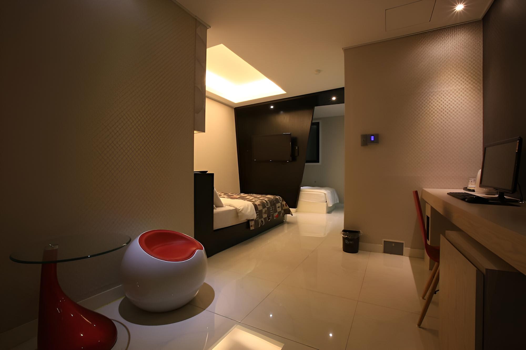 Room (Friend Room (3 People)) - Photo 3