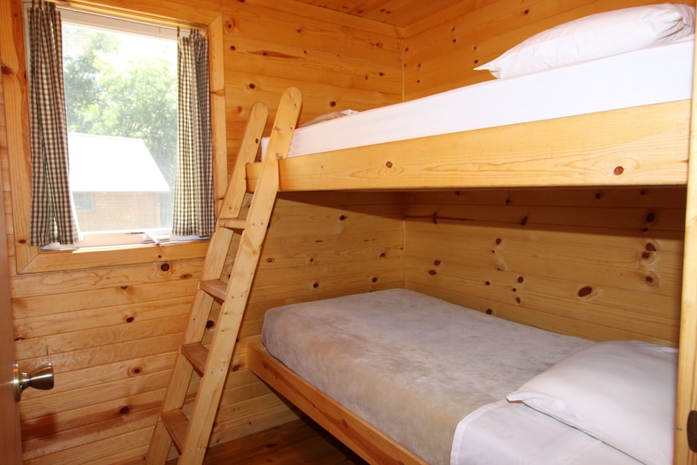 Cabin, 1 Bedroom (No Pets, Linens Incl) photo 3