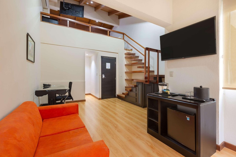 Junior Suite, 2 Double Beds - Photo 1