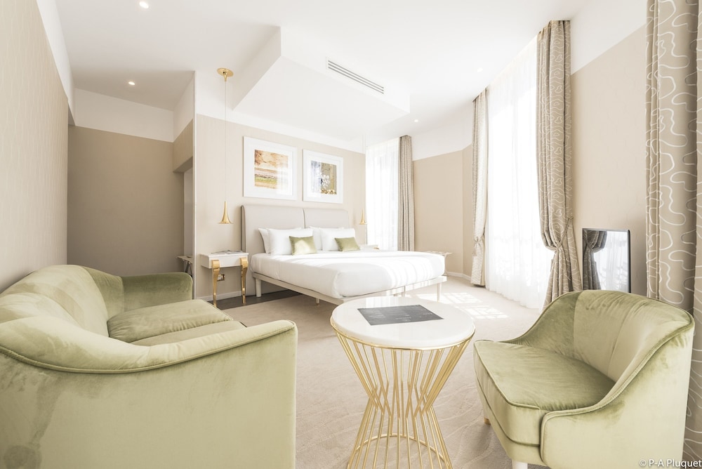 Executive Room - River