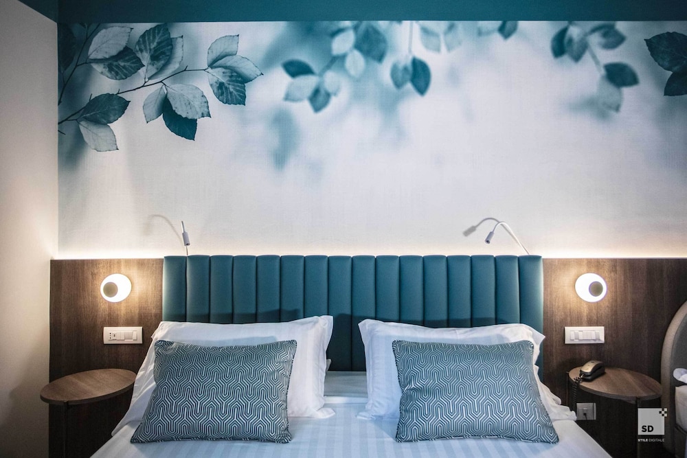Deluxe Triple Room - Photo 9