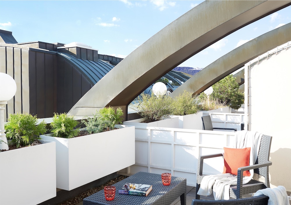Superior Duplex, 1 Queen Bed, Terrace