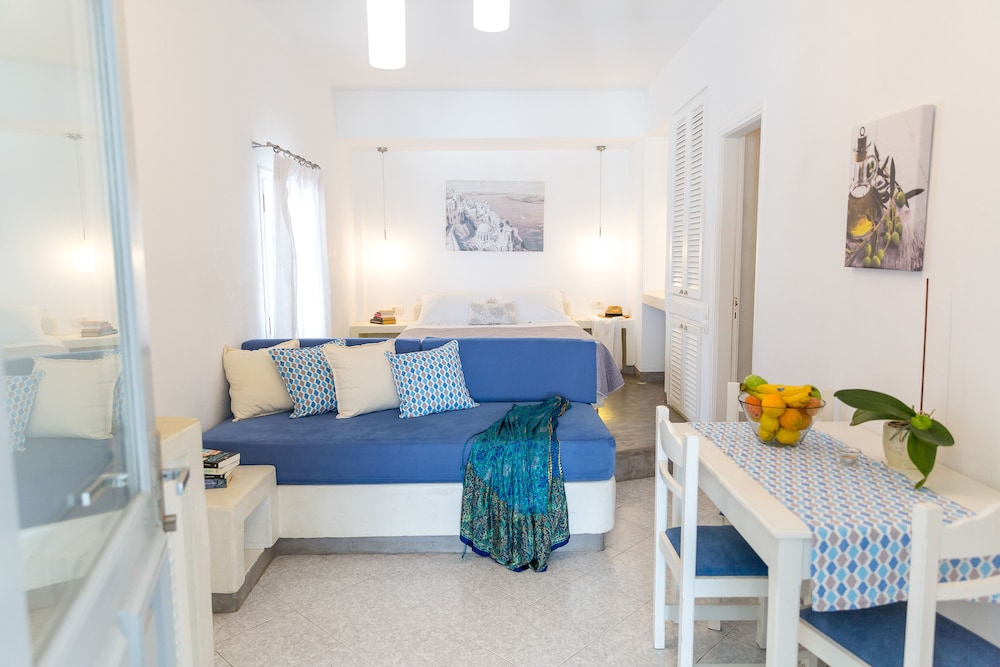 Superior Room, Terrace (Caldera View) - Photo 10