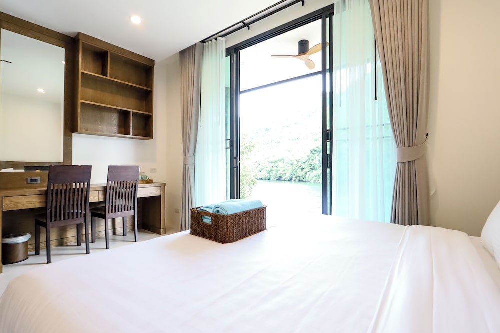 Deluxe Quadruple Room - Photo 12