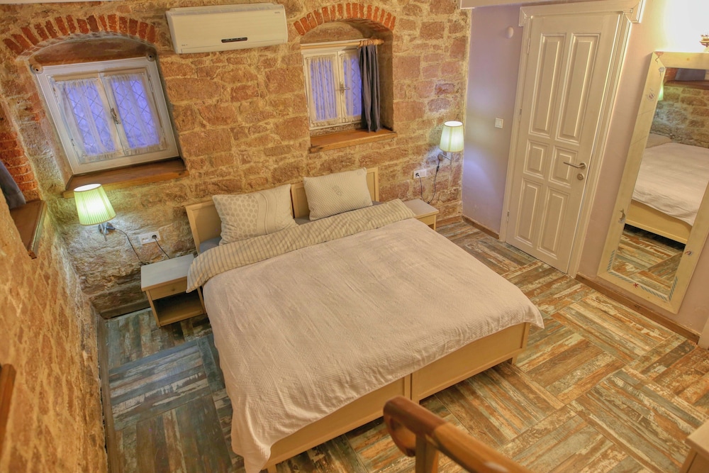 Economy Double Room photo 1
