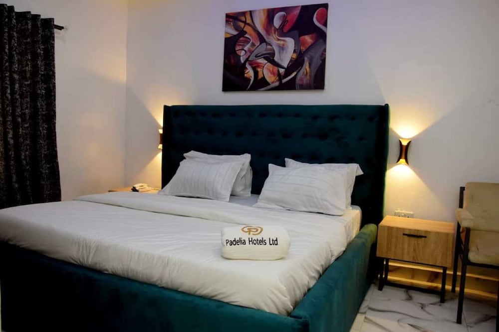 Luxury Single Room, City View