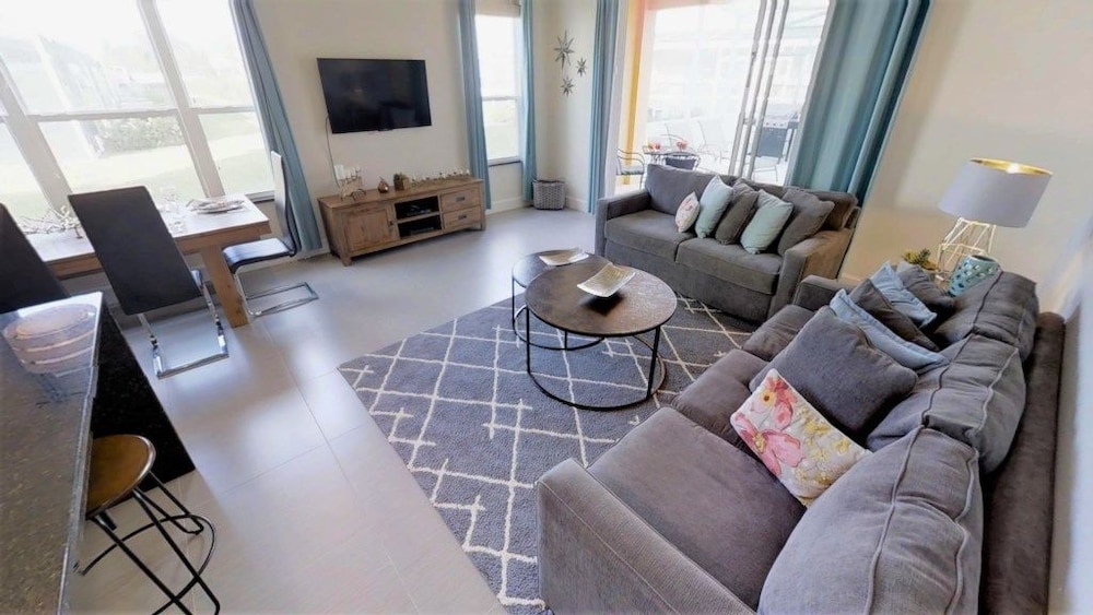 Family Townhome, Private Pool, Garden Area photo 1
