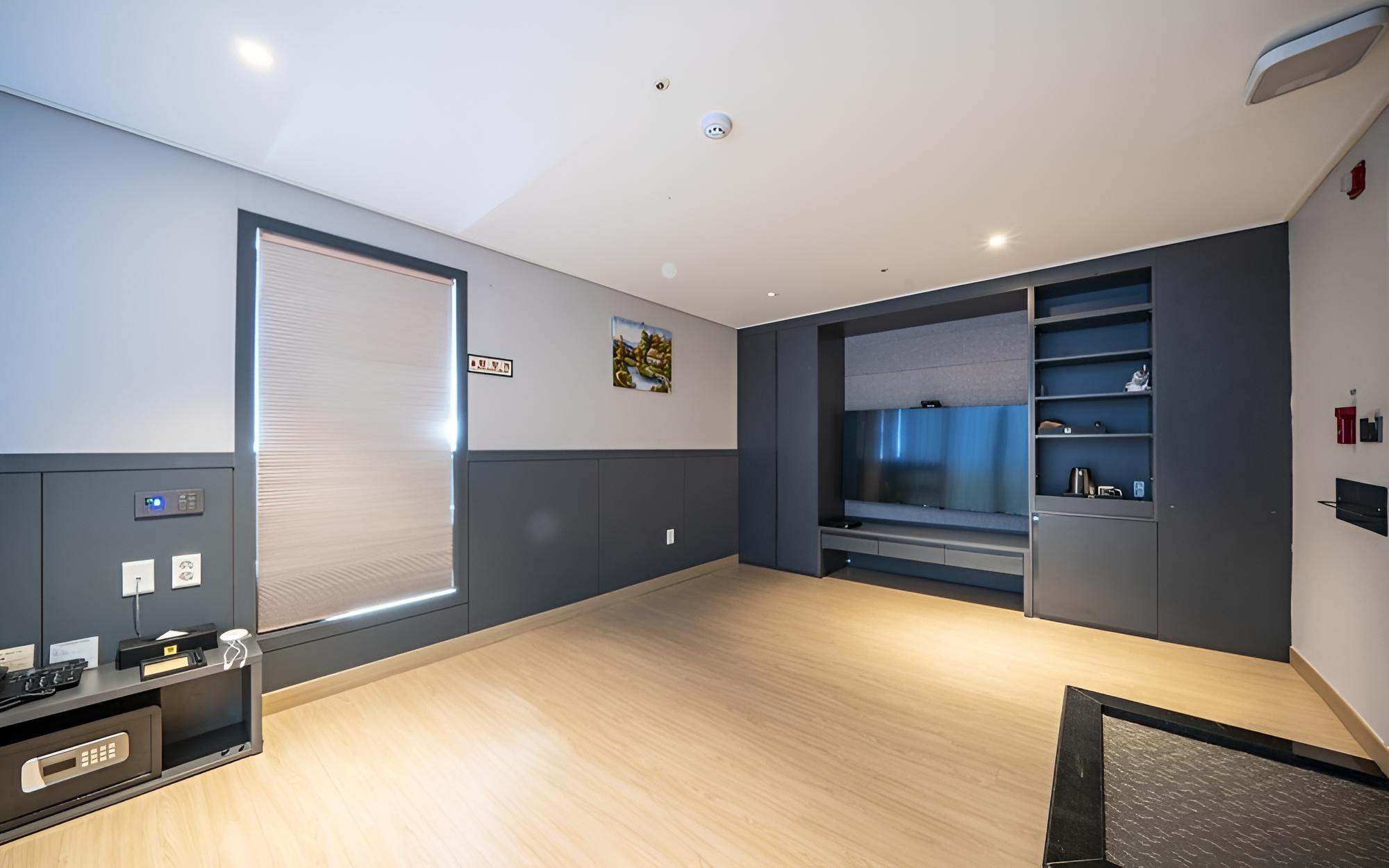 Room (Business Ondol (Breakfast for 2 perso)