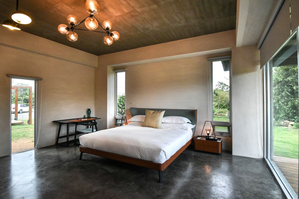 Superior House, 2 Bedrooms, Ocean View