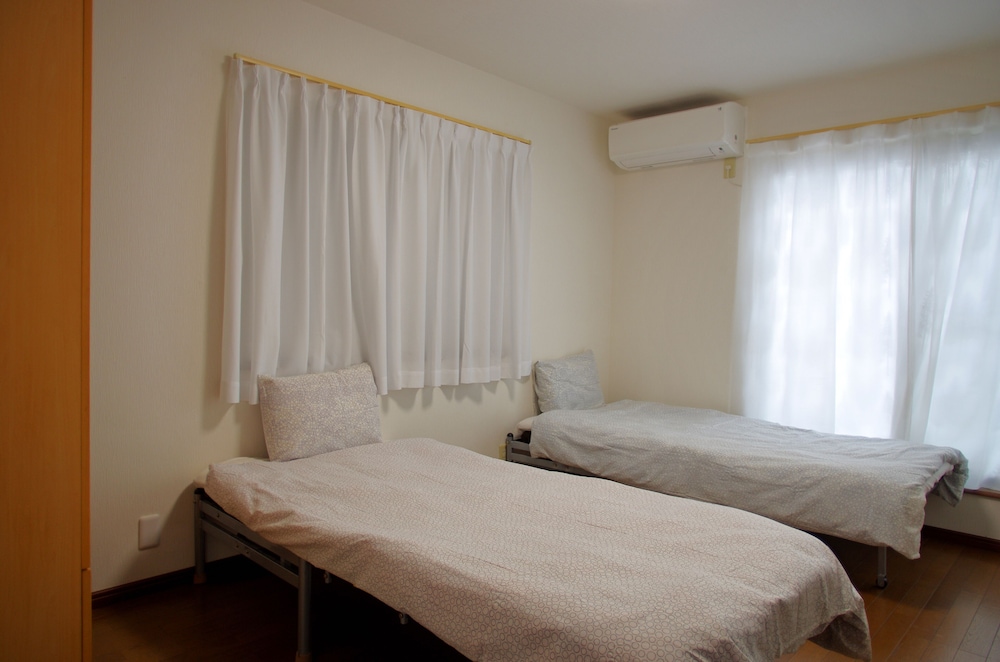 3 Bedrooms Villa photo 2