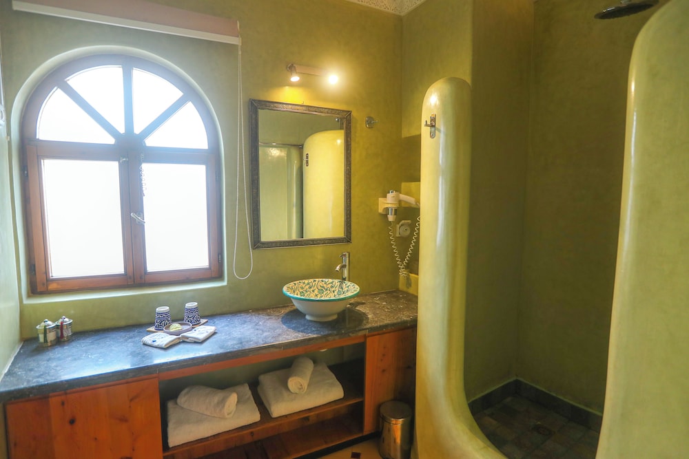 Superior Double or Twin Room - Photo 28