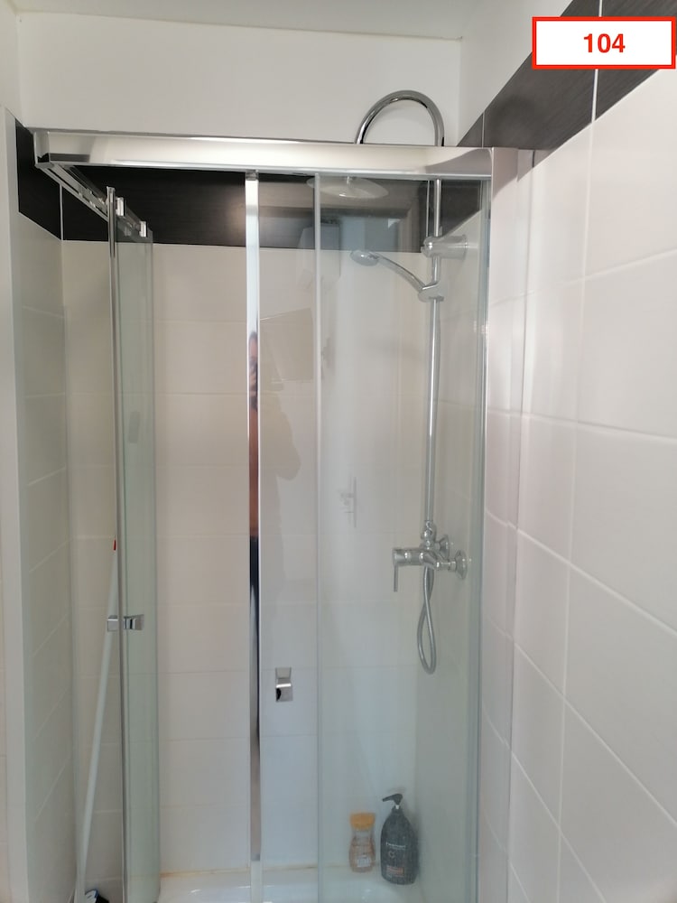 Classic Studio, Ensuite - Photo 34